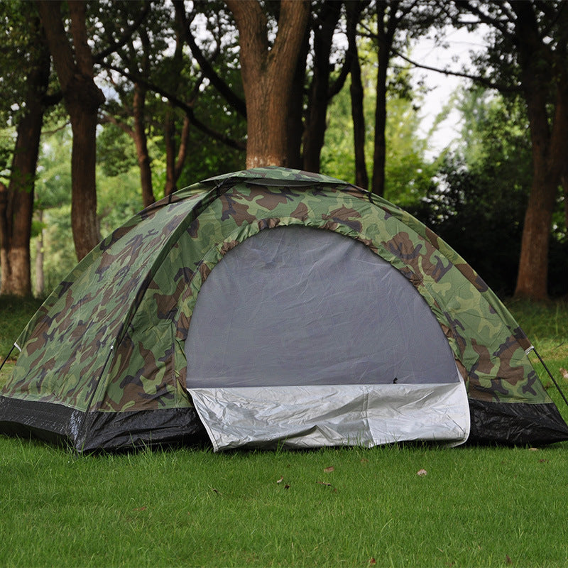 tente bivouac 2 places camouflage installée et fermée en extérieur